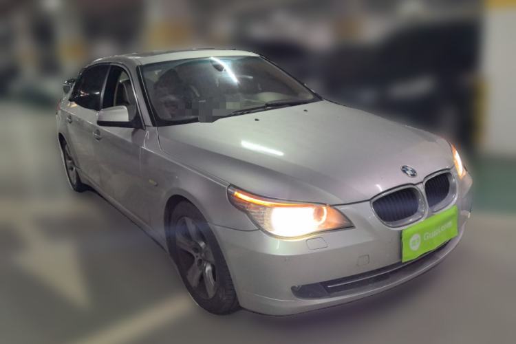 Used BMW 5 Series 2010 520Li Leading Model Front Right 45 Deg