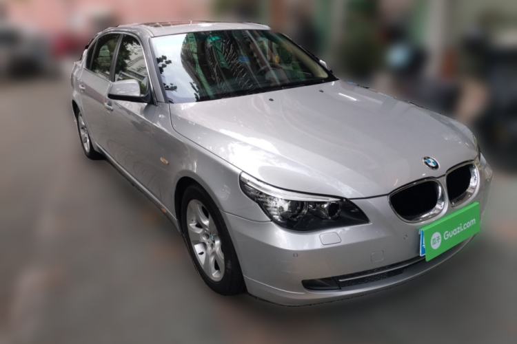 Used BMW 5 Series 2010 520Li Luxury Model Front Right 45 Deg