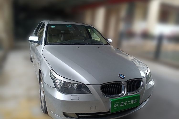 Used BMW 5 Series 2010 523Li Standard Edition Front Right 45 Deg