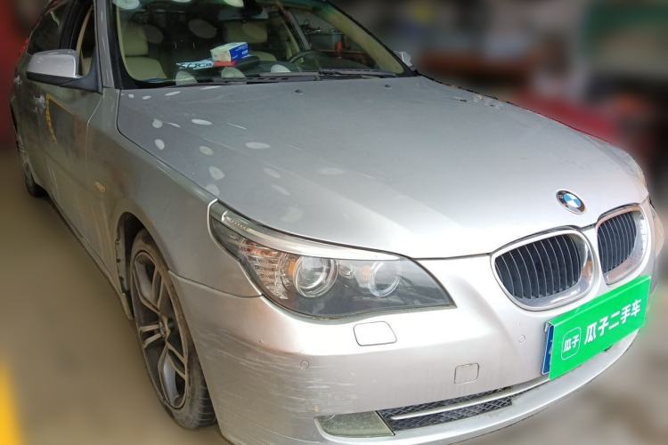 Used BMW 5 Series 2010 520Li Luxury Model Front Right 45 Deg