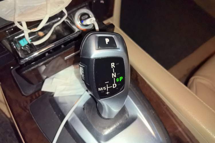 Used BMW 5 Series 2010 520Li Leading Model Gear Lever