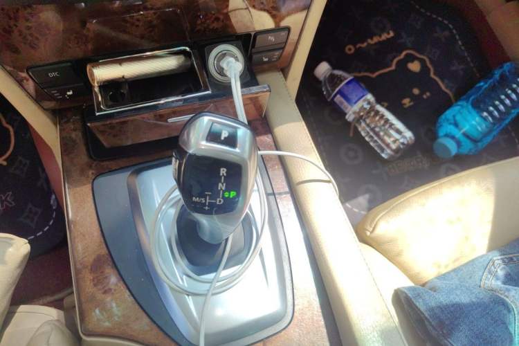 Used BMW 5 Series 2010 530Li Luxury Model Gear Lever