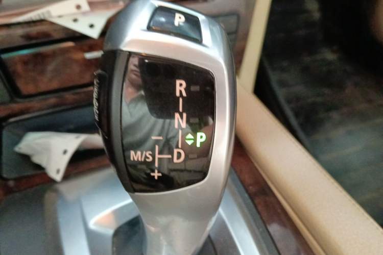 Used BMW 5 Series 2010 520Li Luxury Model Gear Lever