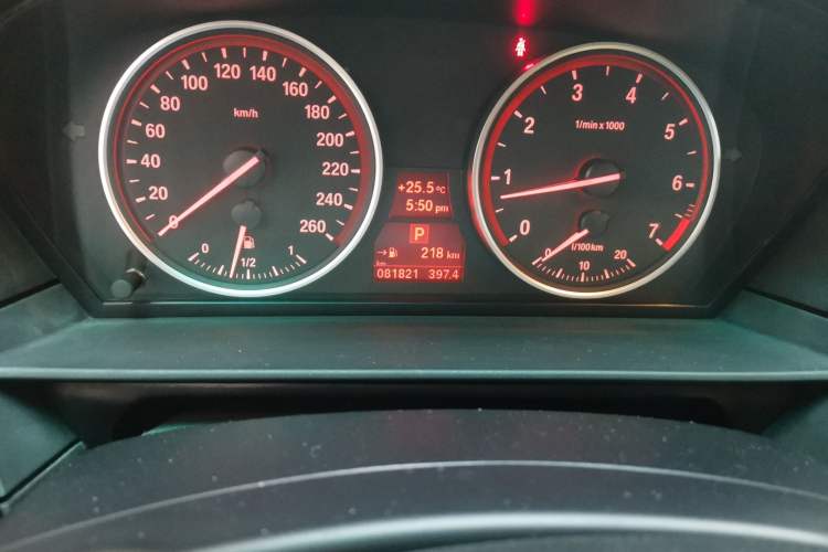 Used BMW 5 Series 2010 520Li Luxury Model Odometer Close Up
