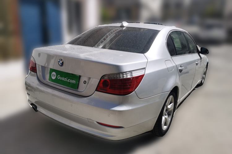 Used BMW 5 Series 2010 520Li Luxury Model Rear Right 45 Deg