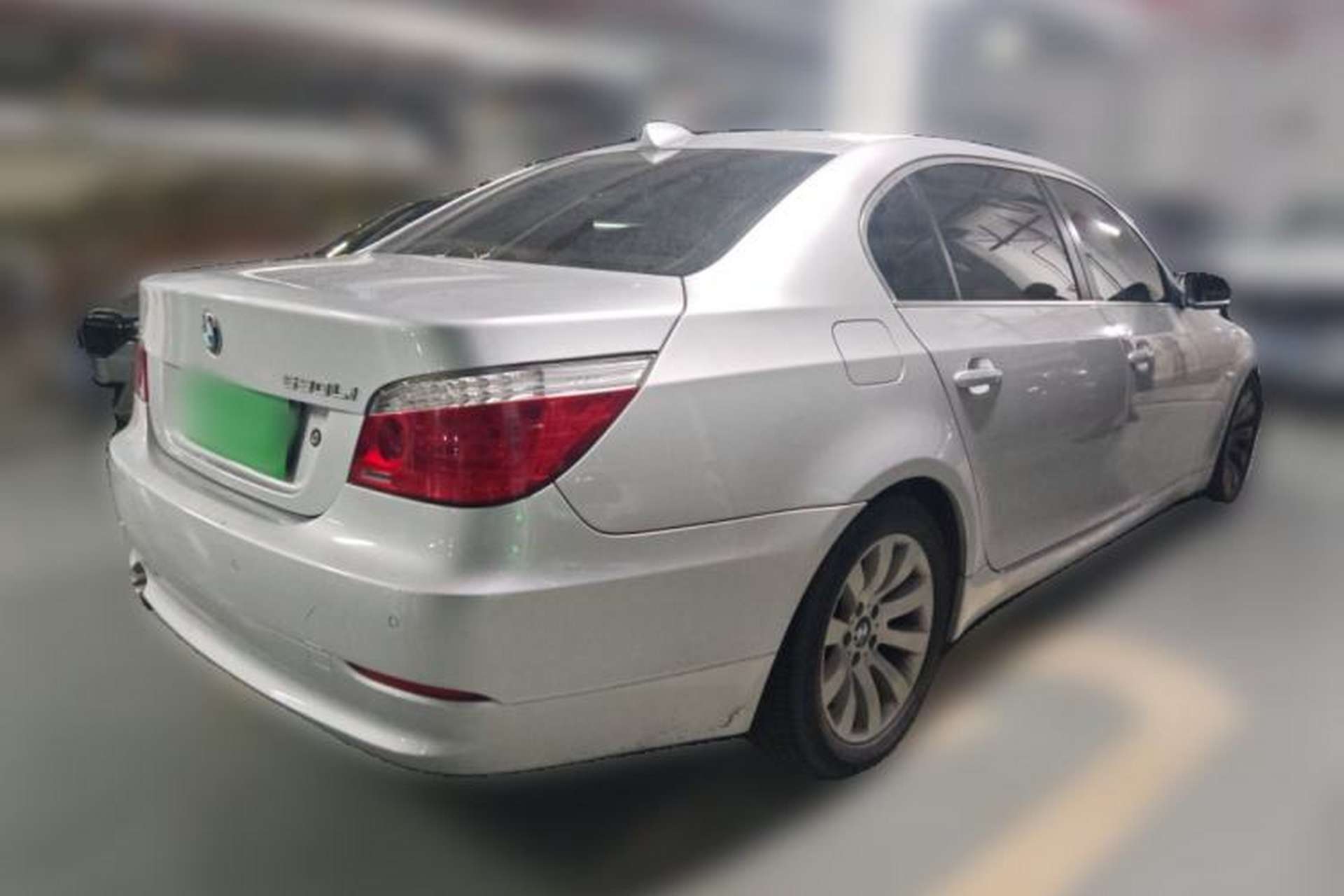 Used BMW 5 Series 2010 530Li Leading Model Rear Right 45 Deg