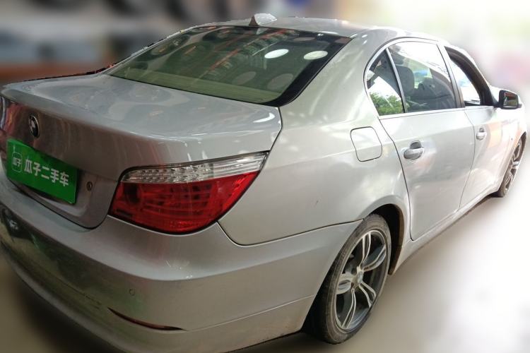 Used BMW 5 Series 2010 520Li Luxury Model Rear Right 45 Deg