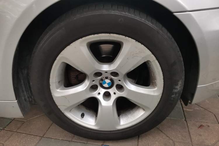 Used BMW 5 Series 2010 520Li Luxury Model Right Front Wheel Hub