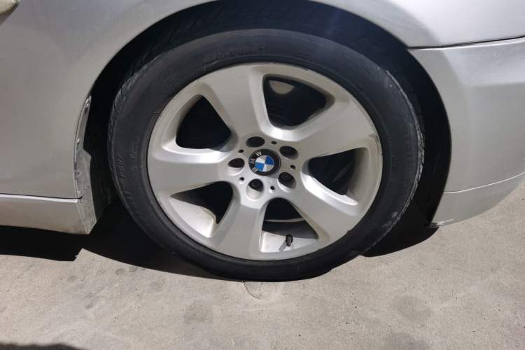 Used BMW 5 Series 2010 520Li Luxury Model Right Front Wheel Hub