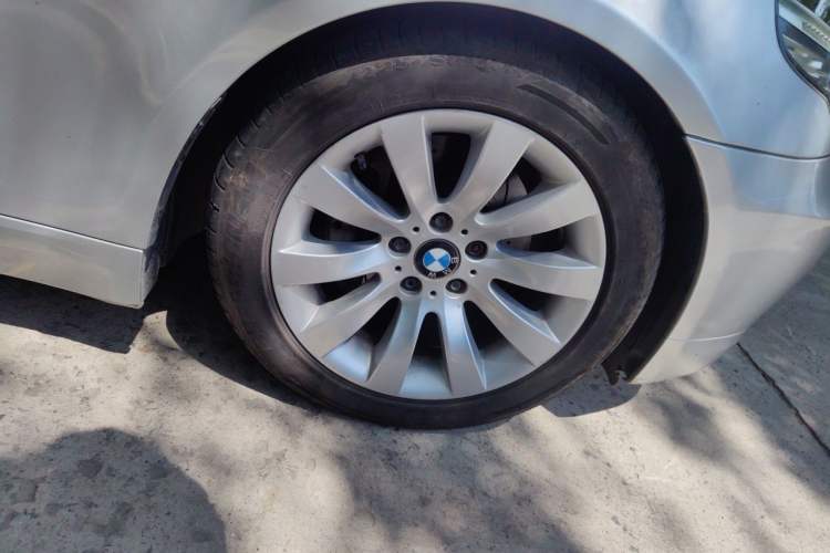 Used BMW 5 Series 2010 530Li Luxury Model Right Front Wheel Hub