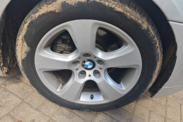 Used BMW 5 Series 2010 520Li Luxury Model Right Front Wheel Hub