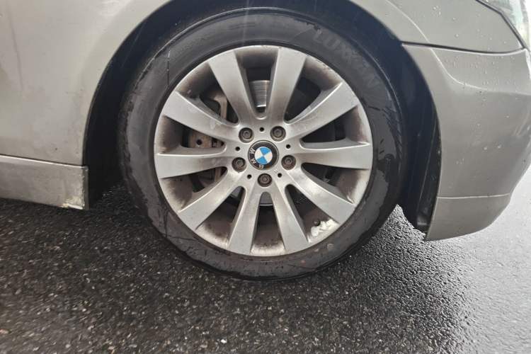 Used BMW 5 Series 2010 530Li Luxury Model Right Front Wheel Hub