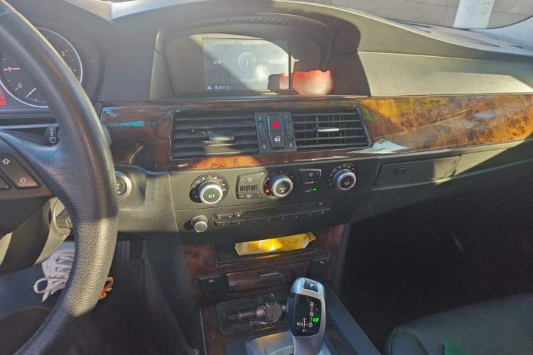 Used BMW 5 Series 2010 520Li Luxury Model Audio And AC Panel