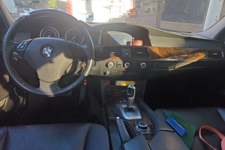 Used BMW 5 Series 2010 520Li Luxury Model Center Console