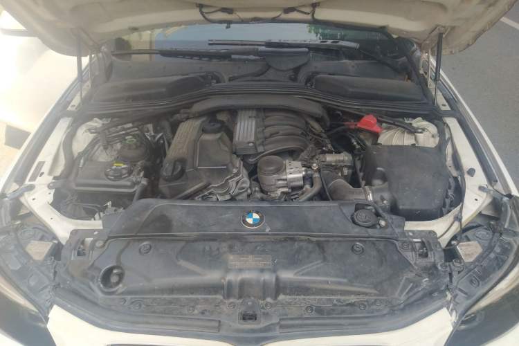 Used BMW 5 Series 2010 520Li Leading Model Engine Bay