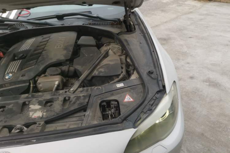 Used BMW 5 Series 2010 523Li Leading Model Engine Bay Left