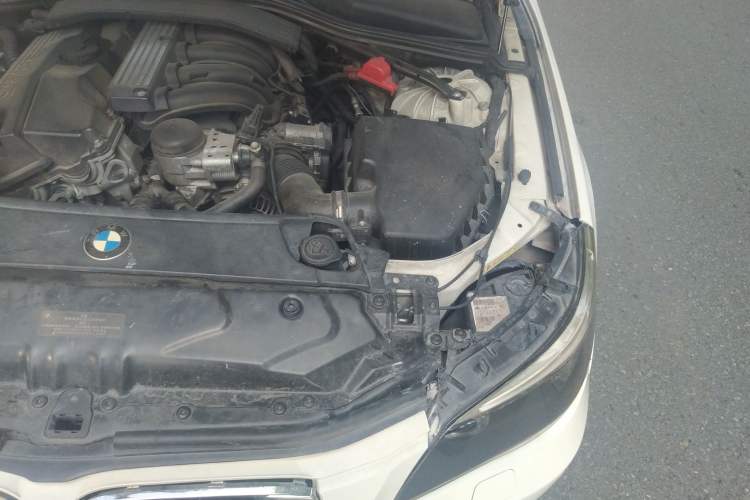 Used BMW 5 Series 2010 520Li Leading Model Engine Bay Left