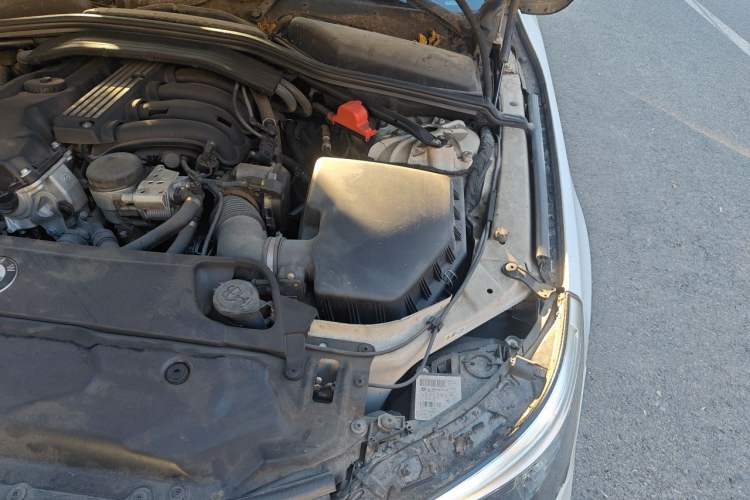 Used BMW 5 Series 2010 520Li Luxury Model Engine Bay Left