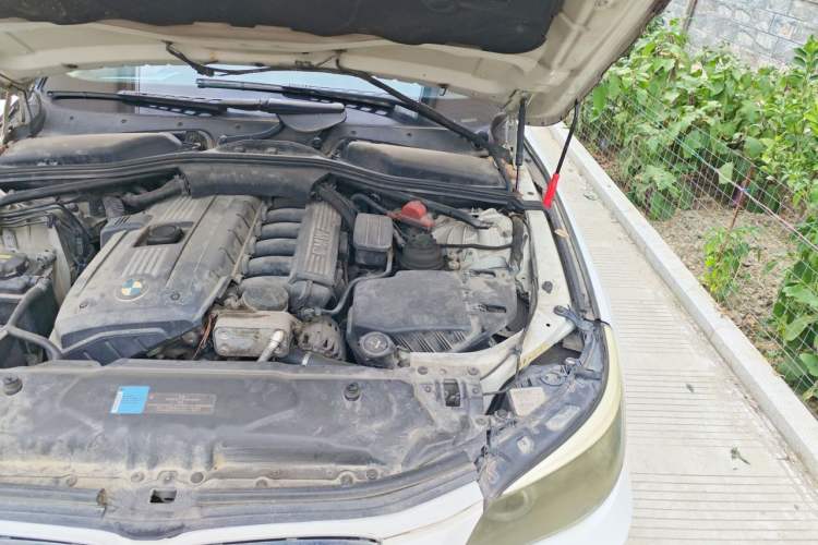Used BMW 5 Series 2010 523Li Standard Edition Engine Bay Left
