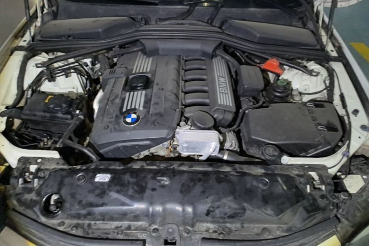 Used BMW 5 Series 2010 523Li Leading Model Engine Bay