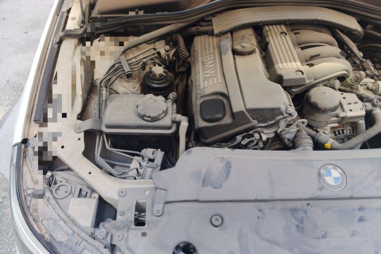 Used BMW 5 Series 2010 520Li Luxury Model Engine Bay Right