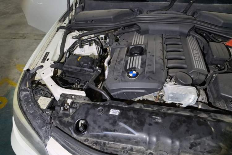 Used BMW 5 Series 2010 523Li Leading Model Engine Bay Right
