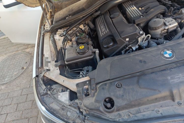Used BMW 5 Series 2010 520Li Luxury Model Engine Bay Right