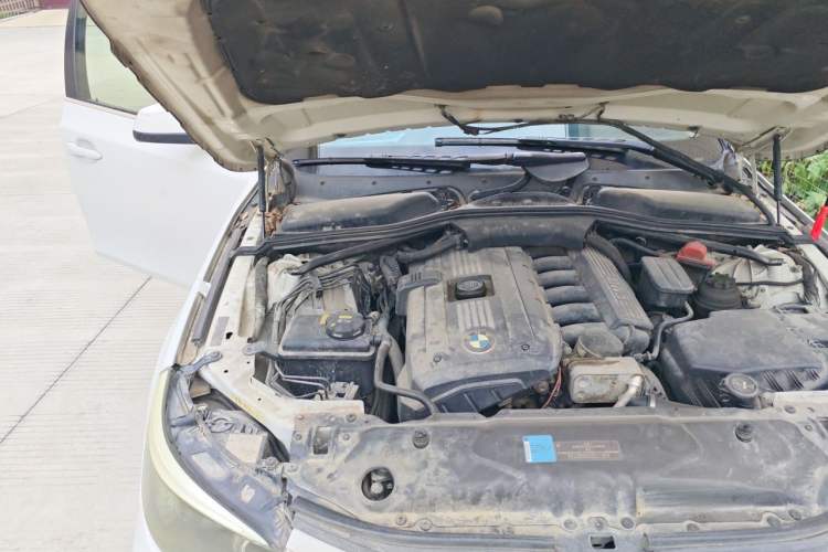 Used BMW 5 Series 2010 523Li Standard Edition Engine Bay Right