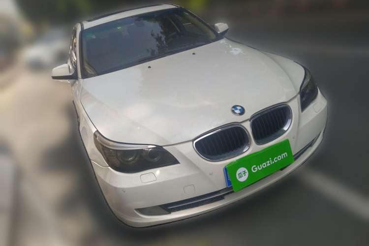 Used BMW 5 Series 2010 520Li Leading Model Front Right 45 Deg