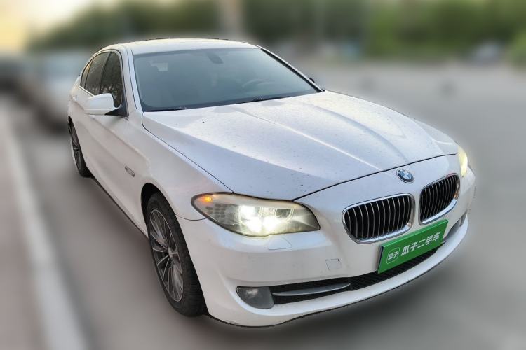 Used BMW 5 Series 2010 525Li Leading Model Front Right 45 Deg