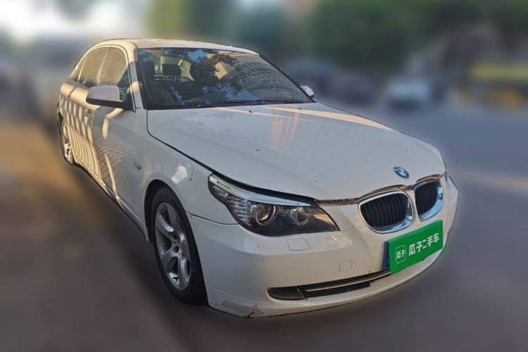 Used BMW 5 Series 2010 520Li Luxury Model Front Right 45 Deg