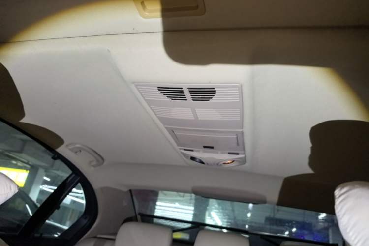 Used BMW 5 Series 2010 523Li Leading Model Headliner