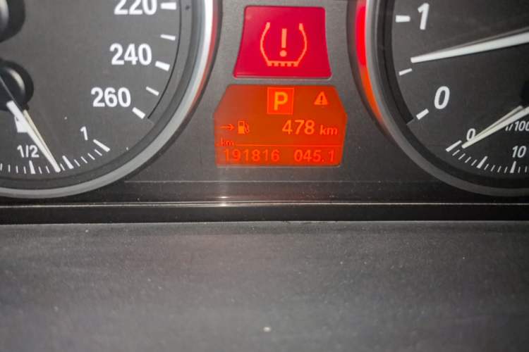Used BMW 5 Series 2010 523Li Leading Model Odometer Close Up
