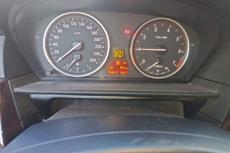 Used BMW 5 Series 2010 520Li Luxury Model Odometer Close Up