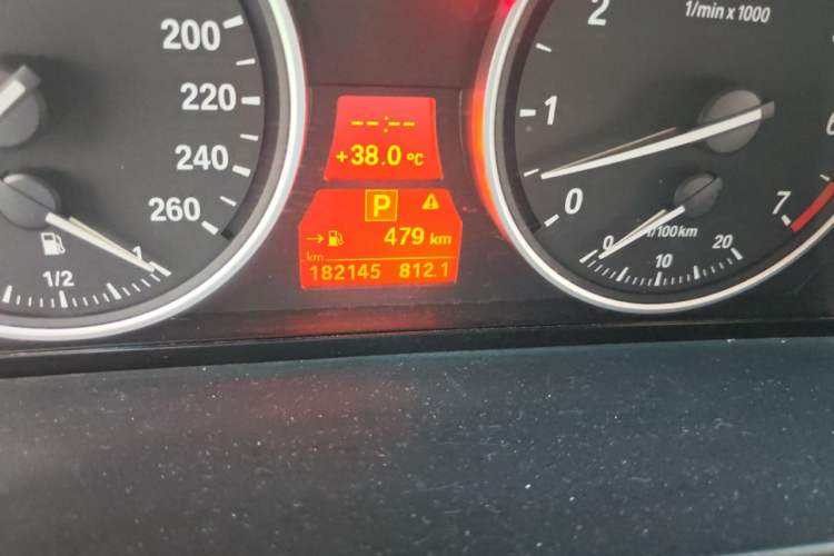Used BMW 5 Series 2010 523Li Standard Edition Odometer Close Up
