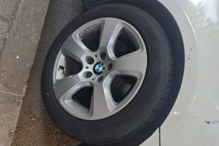 Used BMW 5 Series 2010 520Li Luxury Model Right Front Wheel Hub
