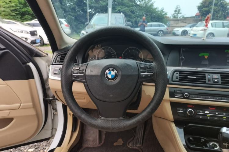 Used BMW 5 Series 2010 523Li Leading Model Steering Wheel