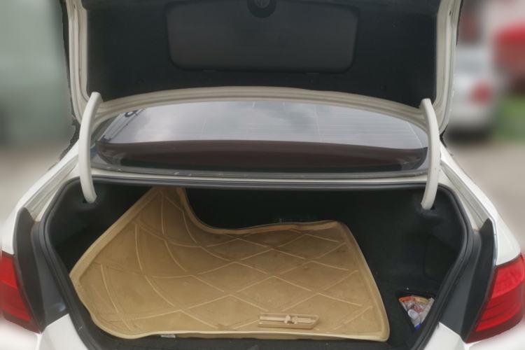 Used BMW 5 Series 2010 523Li Leading Model Trunk