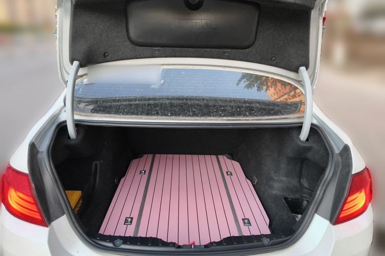 Used BMW 5 Series 2010 525Li Leading Model Trunk