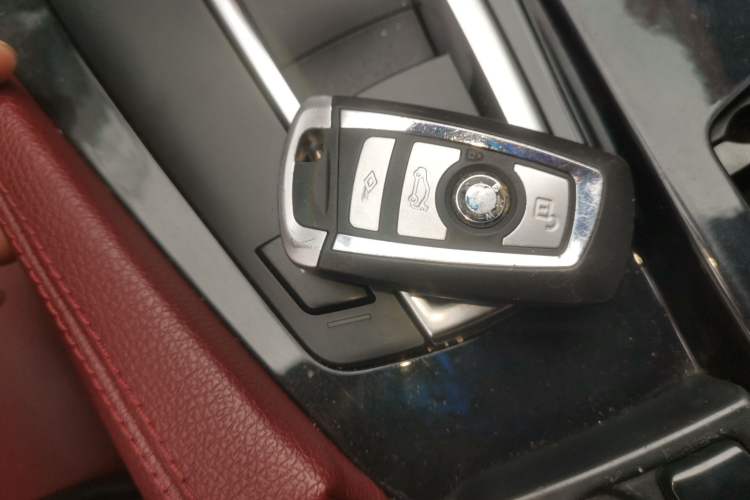 Used BMW 5 Series 2010 523Li Leading Model Vehicle Key