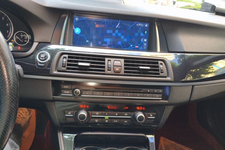 Used BMW 5 Series 2011 523Li Leading Model Audio And AC Panel