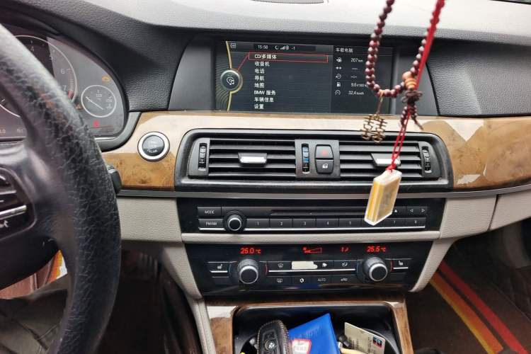 Used BMW 5 Series 2011 528Li Luxury Model Audio And AC Panel