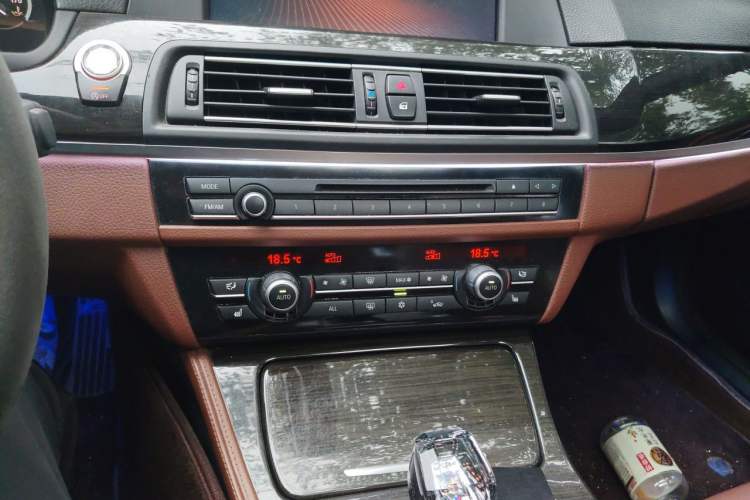 Used BMW 5 Series 2011 535i Sport Edition Audio And AC Panel