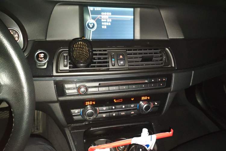 Used BMW 5 Series 2011 523Li Leading Model Audio And AC Panel