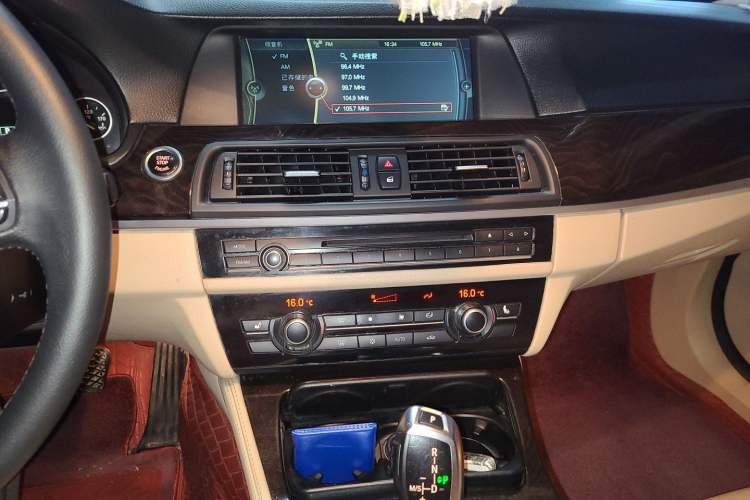 Used BMW 5 Series 2011 523Li Luxury Model Audio And AC Panel