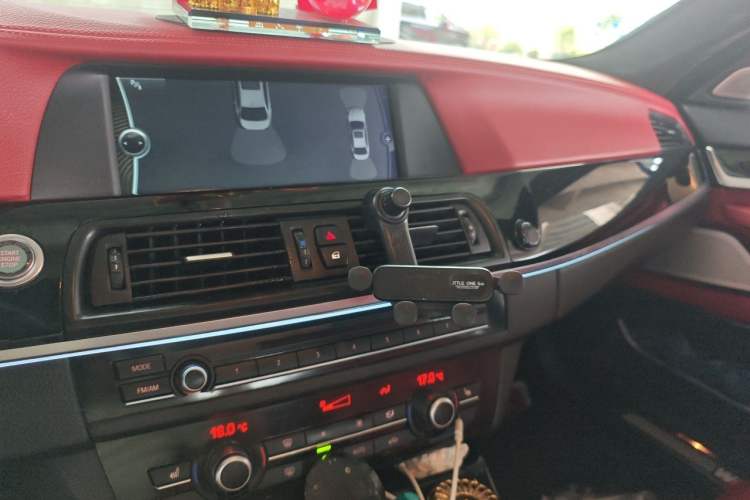 Used BMW 5 Series 2011 523Li Luxury Model Audio And AC Panel