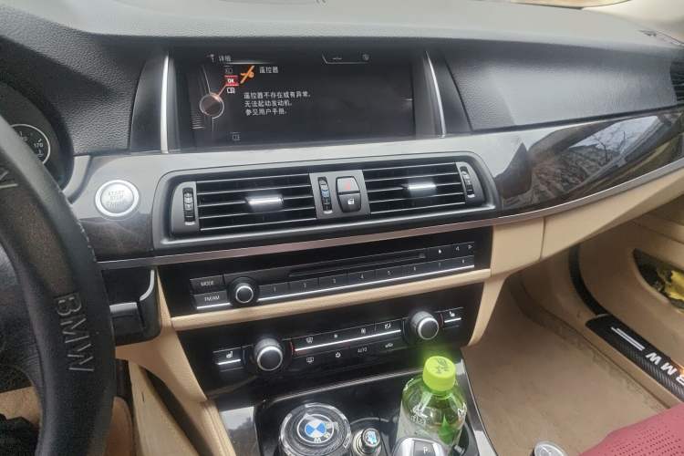 Used BMW 5 Series 2011 523Li Luxury Model Audio And AC Panel