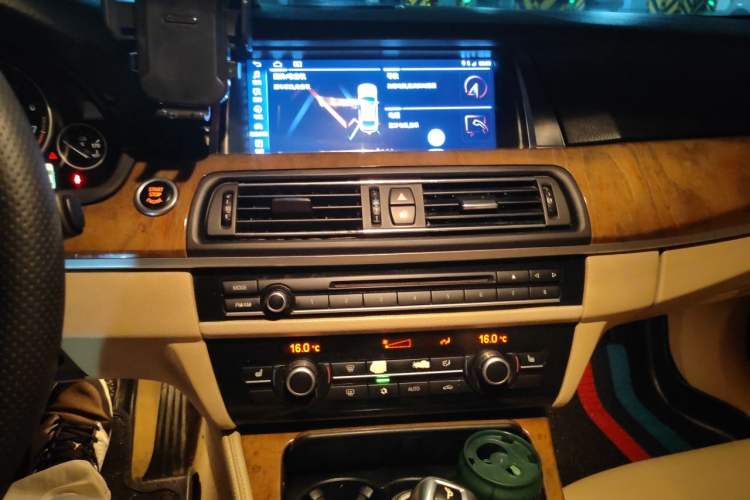 Used BMW 5 Series 2011 528Li Luxury Model Audio And AC Panel