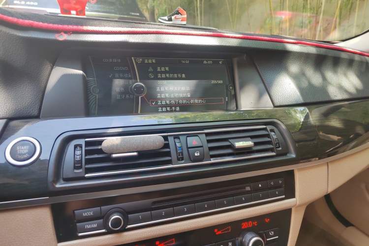 Used BMW 5 Series 2011 535i Luxury Sport Edition Audio And AC Panel