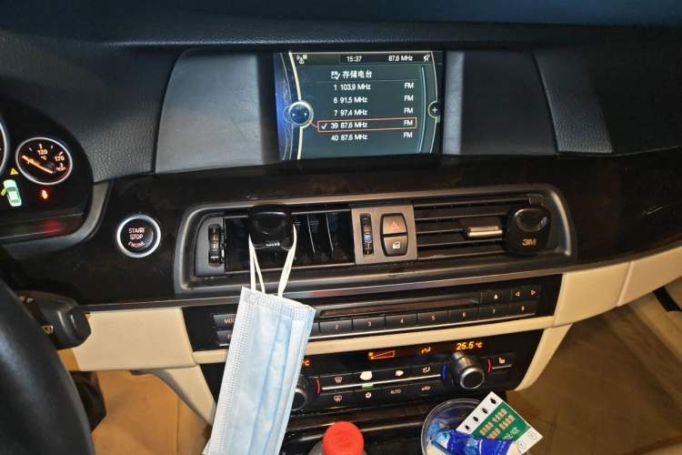 Used BMW 5 Series 2011 523i Leading Model Audio And AC Panel